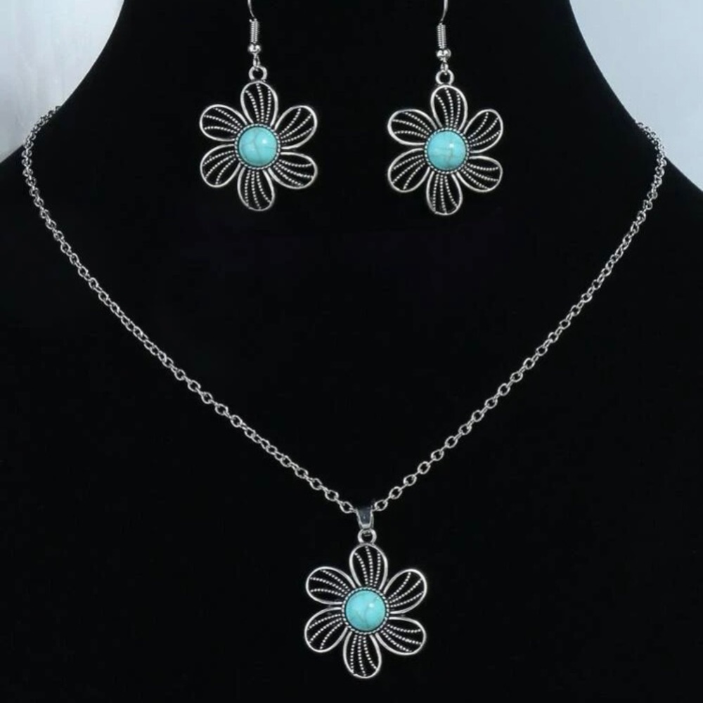 Necklace & earrings